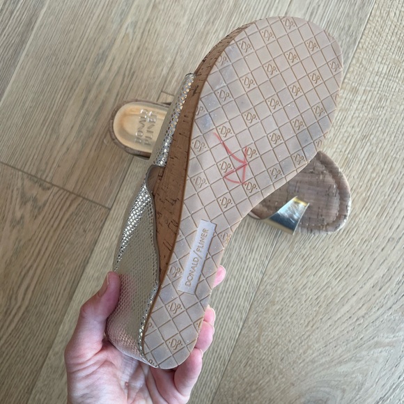 New Donald J. Pliner gold Gyer Wedge Sandals - Picture 7 of 9